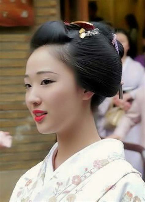 Maiko Mamefuji Kyoto Japan Geisha Beautiful Peinados