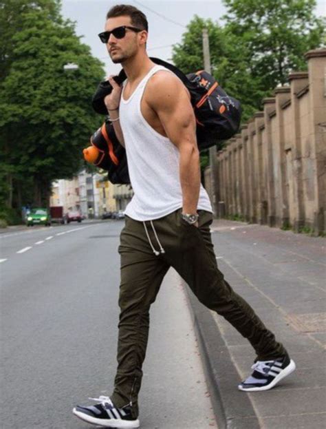Cool Mens Gym And Workout Outfits Style 27 Fashion Best