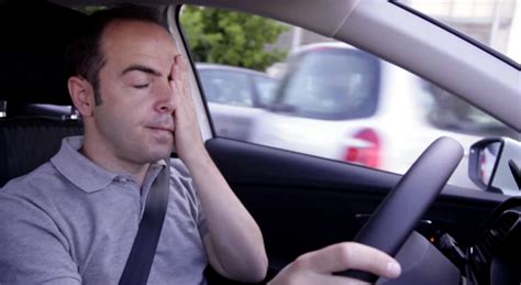 Car Detects If Drivers Are Falling Asleep At The Wheel Wakes Them Up How To Fall Asleep Car