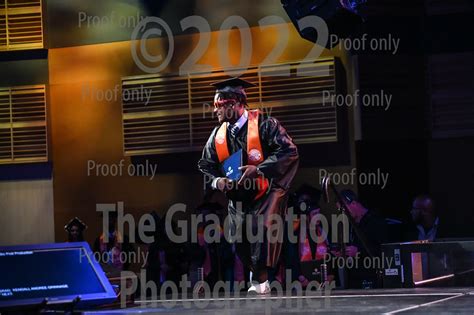 Kendall Grinnage Graduation Photographer