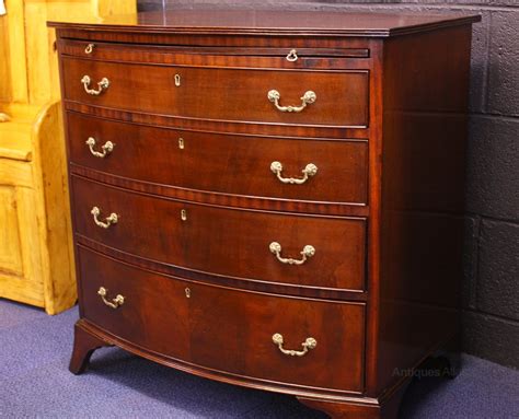 So, if you have a romantic and traditional bedroom choose the classic style kids ' chest of drawers: Compact 20thC Bow Front Mahogany Chest Of Drawers ...