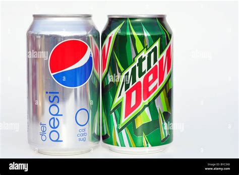 Latas de pepsi fondo blanco fotografías e imágenes de alta resolución Alamy