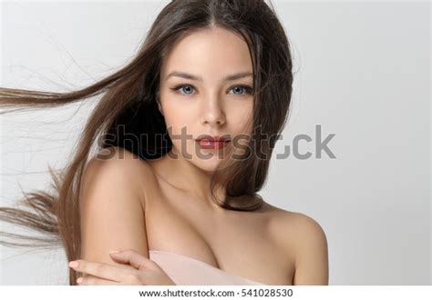 Girl Fluttering Hair Beautiful Woman Bare Stok Fotoğrafı Shutterstock