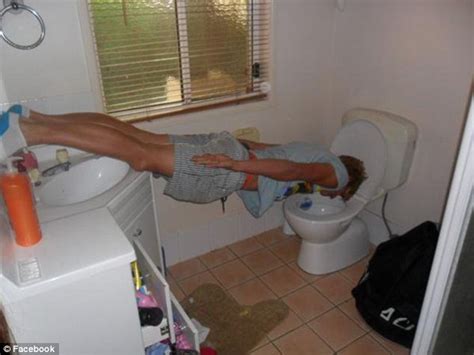 Plumbking Is The New Planking As People Use Toilet To Capture Even Crazier Poses Daily Mail Online