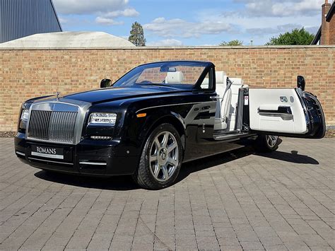 It is available in 8 colors, 4 variants, 1 engine, and 1 transmissions option: 2014 Used Rolls-Royce Phantom Drophead | Diamond Black ...