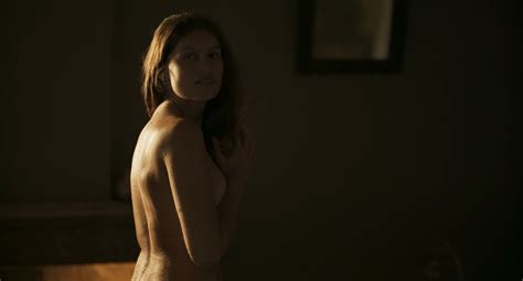 Lincroyable Histoire Du Facteur Cheval Laetitia Casta Posing Hot Nude