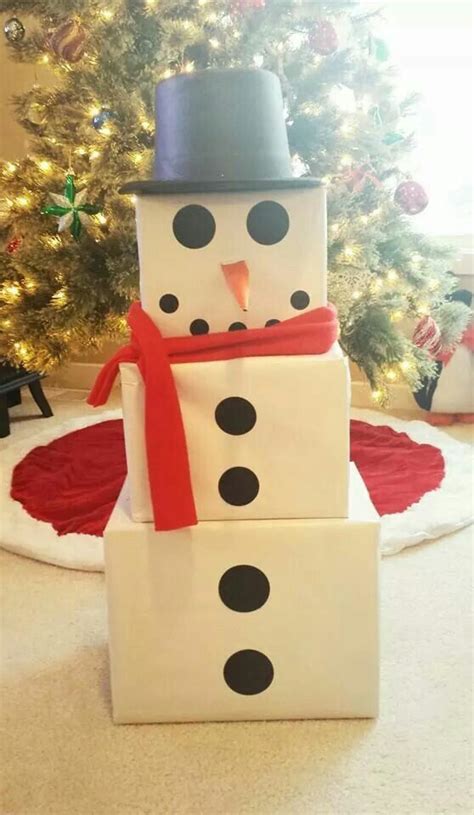 Snowman Out Of Presents Christmas Wrapping Diy Christmas Crafts Diy