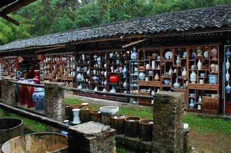 Jingdezhen In Jiangxi Province Was The Center Of Chinese Porcelain