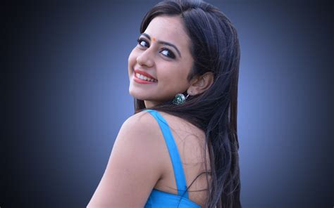 Rakul Preet Singh Hd Images Telugu Movie Dhruva Actress 1920x1200 Download Hd Wallpaper