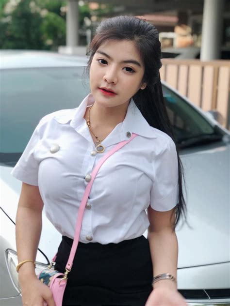 สาวนิสิตโดนผัวถกกระโปรงเย็ดในห้องน้ำ คาชุดนักศึกษา คลิปโป้เสียงไทย ดูคลิปโป๊ไทย แอบเย็ดกัน