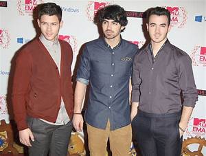 Jonas Brothers Picture 488 The Mtv Ema 39 S 2012 Arrivals
