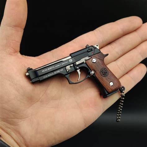Mini Gun Keychain Mini Fidget Pistol Alloy Gun Keychain Mini