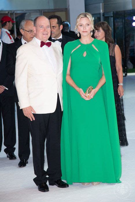 Royal News Princess Charlene Of Monaco Stuns In Vivid Green Gown At Annual Red Cross Gala Hello