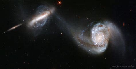 Apod 11 Sierpnia 2019 Arp 87 Zderzające Się Galaktyki Z Hubblea