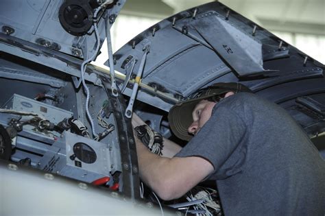 How To Become An Aircraft Mechanic Poente Technical
