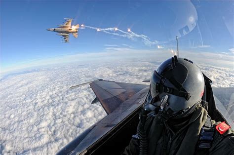 F 16 Breakaway And Flare Photo Air Fighter Fighter Pilot Fighter