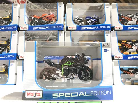 Kawasaki Ninja H2 R 118 Motorbike Scale Model Motorcycle Toy Dads