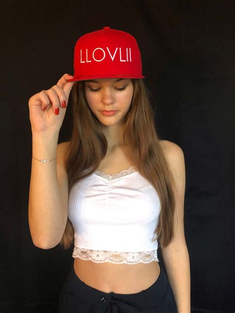 Laura X Instagram Mode Start Up Mit 17 Jahren Jetzt Neu Llovlii
