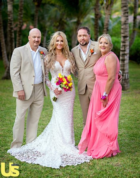 Ryan saavedra‏подлинная учетная запись @realsaavedra 9 we have a duty to report any threats or violence against the president, his family or anyone in his. Family Affair | Jason Aldean and Brittany Kerr's Wedding ...