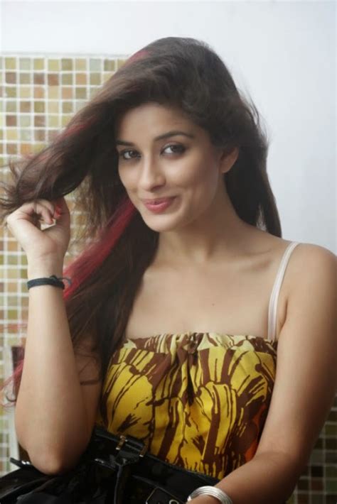 Desi Actress Pictures Madhurima Tamil Actress Latest Hot Photoshoots