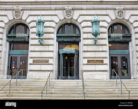 Cleveland Federal Building And U S Courthouse Hi Res Stock Photography