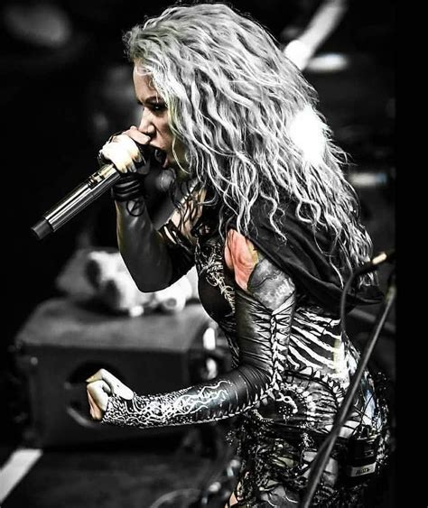 Alissa White Gluz💙 On Instagram “love Her Grey Hair😻🖤 Credit To