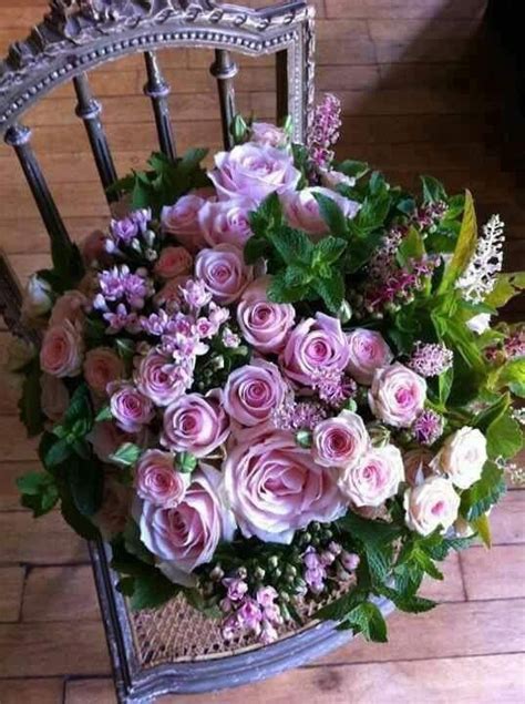 Pin By Mary Pickering On Florals Beautiful Roses Flower Arrangements