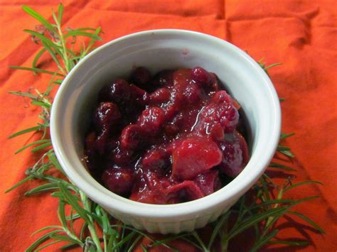 Cranberry beans, often called shell beans in new england, begin to appear in late summer as the harvest of string beans slows. Beat Recipe Cranberry Beans / Baked Cranberry Beans with ...