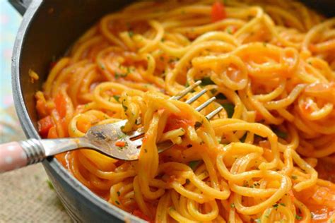 Spaguetti Con Pollo Receta De Pasta Espaguetis Fácil