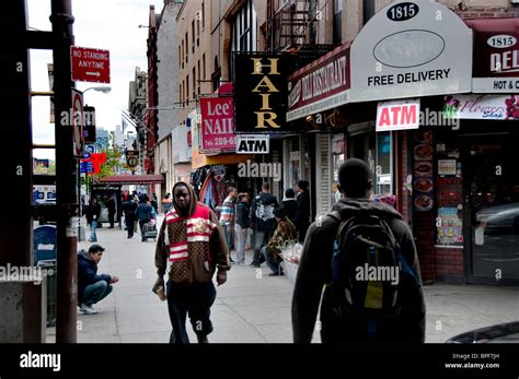 Busy And Active 125th Street In Harlem New York City Stock Photo Alamy