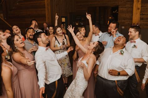 Tips For Timing Your Dance Party For Your Wedding Reception Bekah