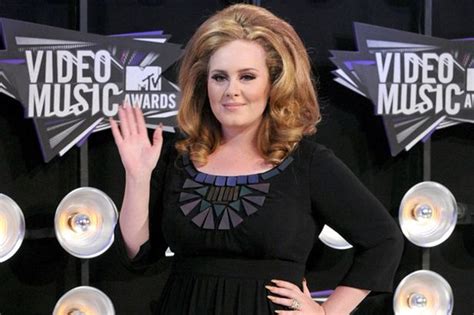 Adele Says She Doesn T Want To Be Skinny After Karl Lagerfeld Called