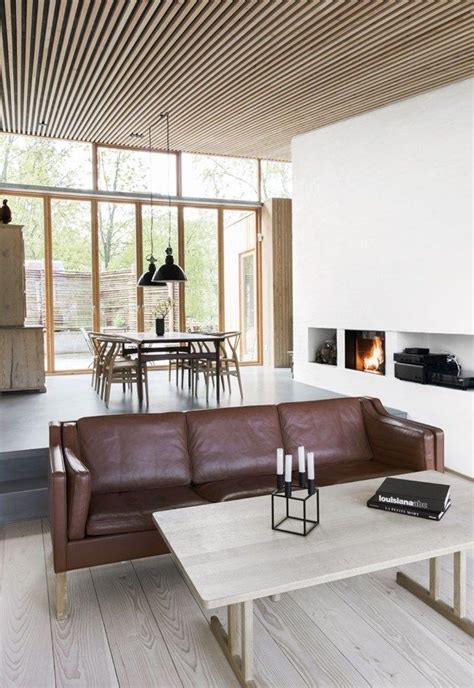 Home tour | A reinvention of a 1960s house | These Four Walls | Nordisches wohnzimmer, Holzdecke 