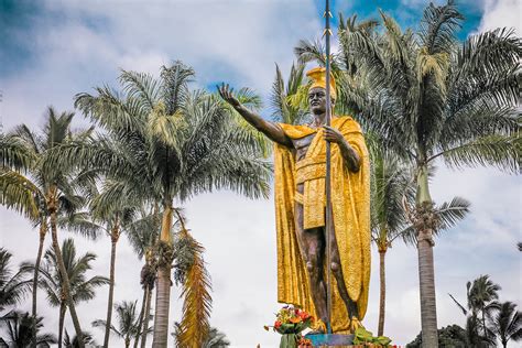 King Kamehameha Statue Visit The Unifier Of Hawaii Go Guides