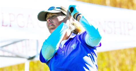 Golfer Cards A 127 During Senior Lpga Championship ⋆ Terez Owens 1