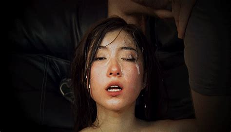 Lovely Asian Beauty Accepts It All Amelia Wang Beeises