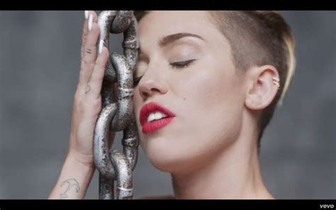 Rub Her Face On This Chain Miley Cyrus Miley Wrecking Ball
