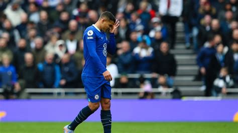 Chelsea Defender Thiago Silva Suffers Knee Ligament Damage