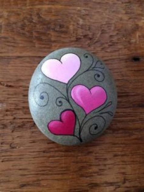 30 Easy Rock Painting Ideas For Your Crafty Garden For Beginners Rock