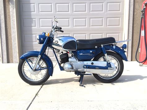 The kawasaki w1 was a 4 stroke 650cc street motorcycle manufactured by kawasaki from 1966 through 1971. 1965 Kawasaki B8S "Super 150" 150cc single cyl. w/ 4spd ...