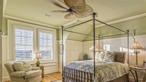 Staging A Bedroom 8 Quick Ideas To Help You Sell Fast