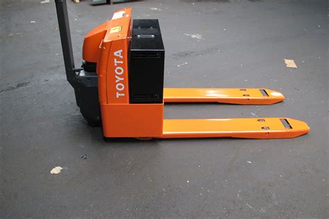 On the truckmanualshub.com, you can find a lot of many truck repair manuals, fault codes lists. 2001 TOYOTA ELECTRIC PALLET JACK