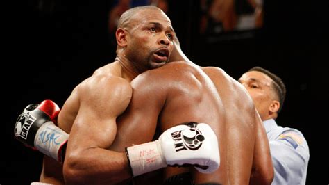 Mike Tyson Vs Roy Jones Jr Boxing Battle Ends In A Draw Maven Buzz