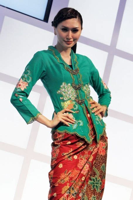 Nyonya kebaya Kebaya Lace, Batik Kebaya, Batik Dress, Indonesian Kebaya