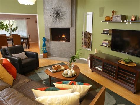 Photos Design On A Dime Hgtv With Images Small Living Rooms