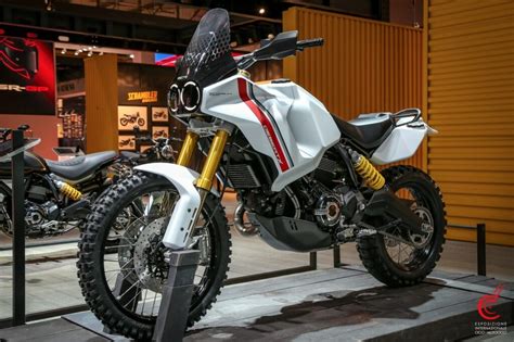 EICMA Ducati Scrambler DesertX SCR 62 Supermoto Concepten MaxxMoto