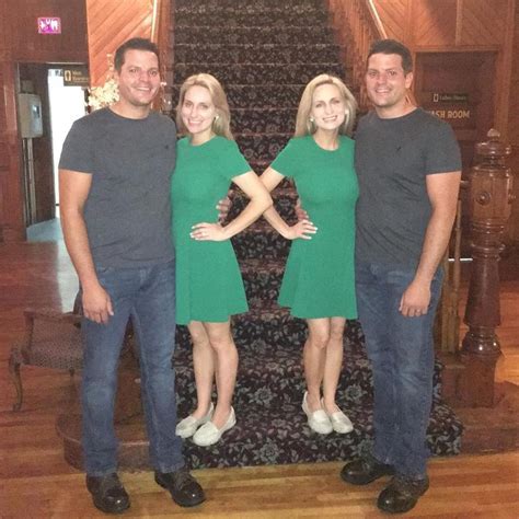 Twin Sisters Who Married Twin Brothers Announce Theyre Both Pregnant