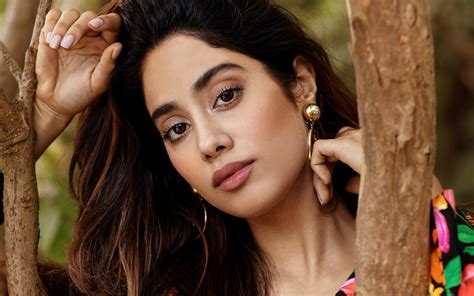 Janhvi Kapoor Wallpaper 4k Portrait Beautiful Actress