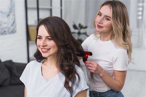 This is because the ceramic material evenly distributes the heat and minimizes the hair damage while giving your hair a smooth and volumized look. Best Curling Iron For Fine Hair: The Top 9 Products 2020