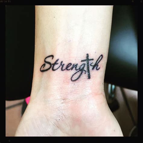 Strength Tattoo With Cross Favs Tatouage Lettrage Idées De Tatouages